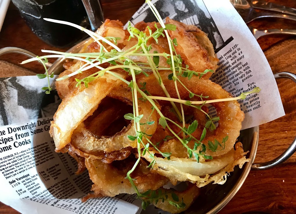 Restaurant Le Vieux Saint-Mathias | 284 Chemin des Patriotes, Saint-Mathias-sur-Richelieu, QC J3L 6A3, Canada | Phone: (450) 658-5613