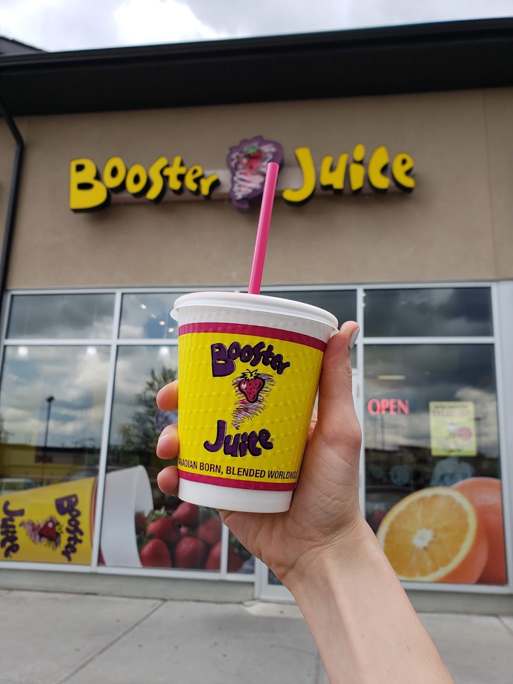 Booster Juice | 200 Southridge Dr #243, Okotoks, AB T1S 0B2, Canada | Phone: (403) 995-9815