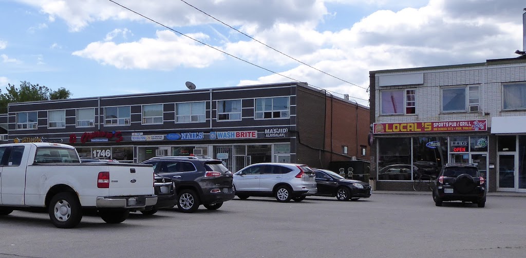 Best Locals Sport Pub & Grill | 1752 Victoria Park Ave, Scarborough, ON M1R 1S1, Canada | Phone: (647) 351-1752
