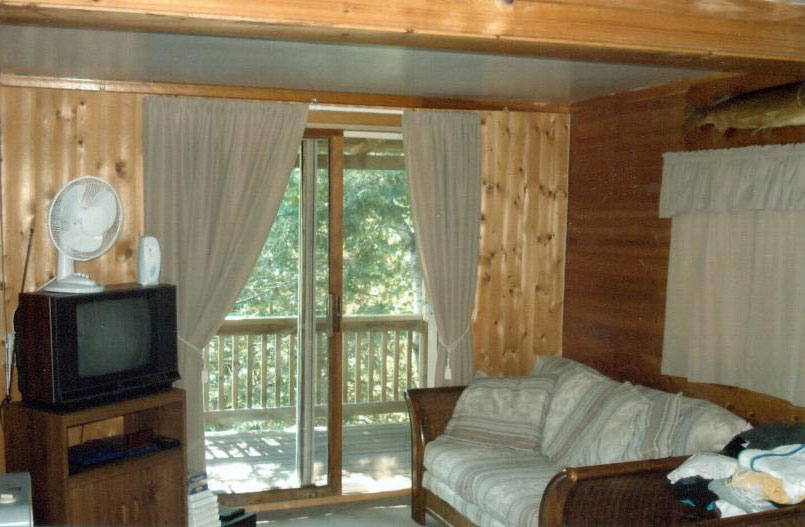 Monetville Tavern & Lodge | 53 Shanty Bay Rd, Monetville, ON P0M 2K0, Canada | Phone: (705) 898-2921