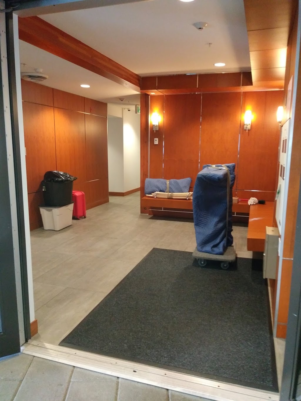 Montgomery Moving Co. | 2034 E 1st Ave, Vancouver, BC V5N 1B5, Canada | Phone: (604) 710-5253