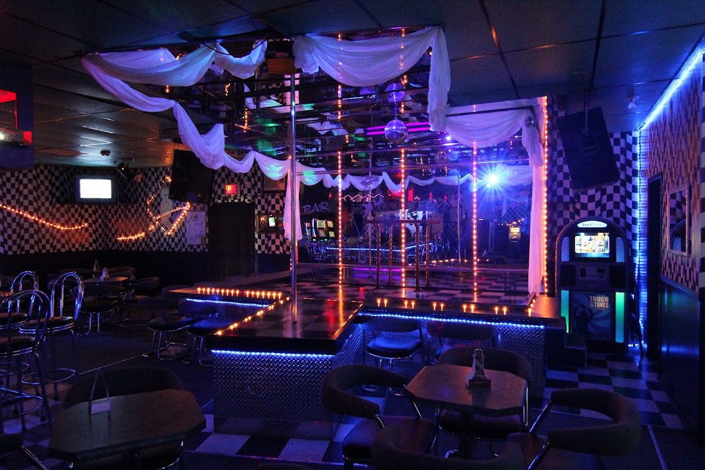 Bar Le Foxy | 1885 Boul St Dominique, Roberval, QC G8H 3P2, Canada | Phone: (418) 275-7070
