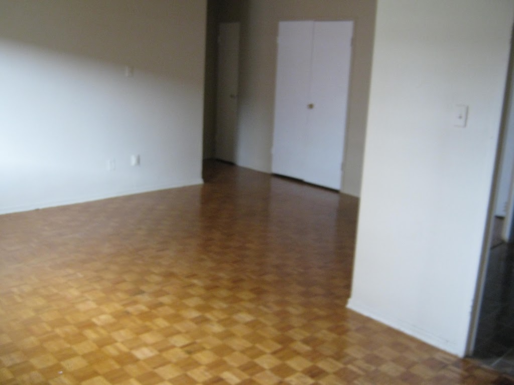 Royal Palace Scarborough Apartments | 3827 Lawrence Ave E, Scarborough, ON M1G 1R4, Canada | Phone: (416) 479-0382