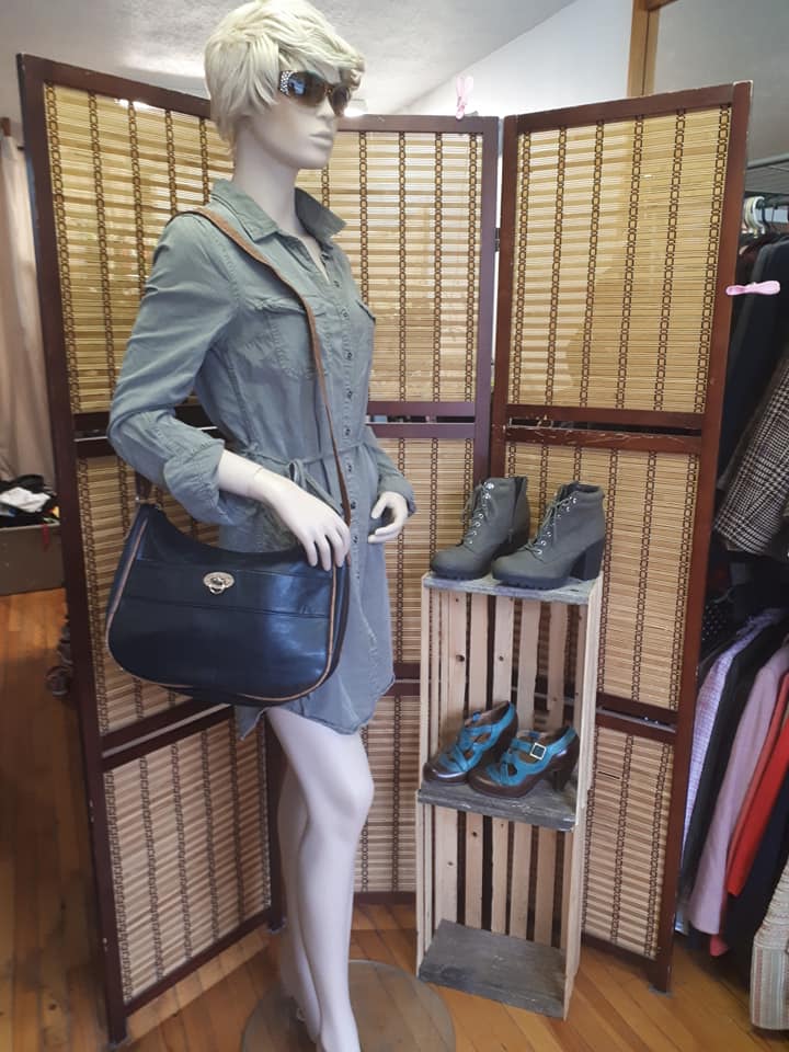 Friperie Vintage en folie | 94 QC-216, Stoke, QC J0B 3G0, Canada | Phone: (819) 342-1242