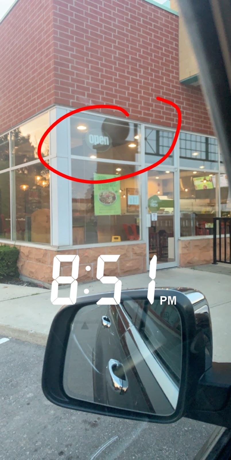 Mucho Burrito Fresh Mexican Grill | 223 North Service Rd W, Oakville, ON L6M 2G2, Canada | Phone: (905) 338-2002