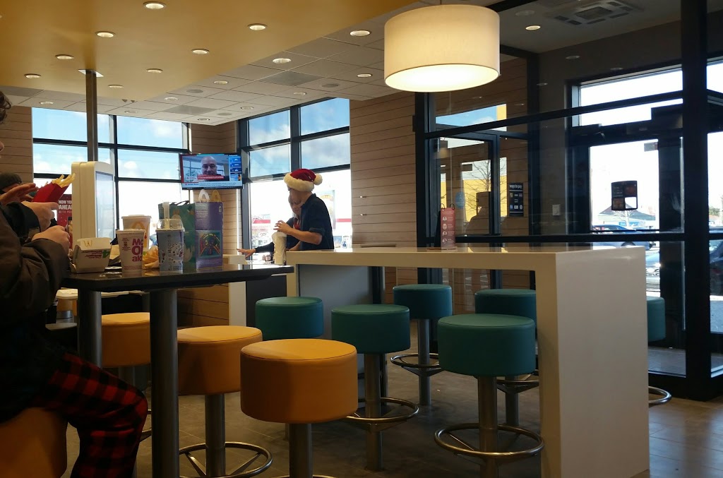 McDonalds Pleasant St, Woodside | 393 Pleasant St, Dartmouth, NS B2Y 0C4, Canada | Phone: (902) 465-4209