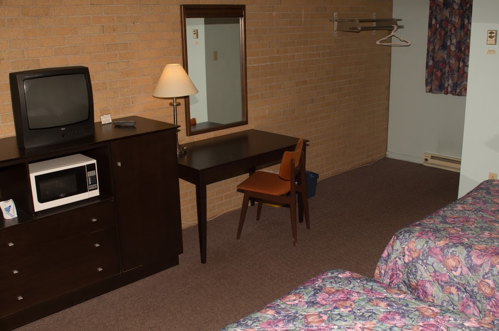 Downeast Motel | Nova Scotia Trunk 1, Windsor, NS B0N 2T0, Canada | Phone: (902) 798-8374
