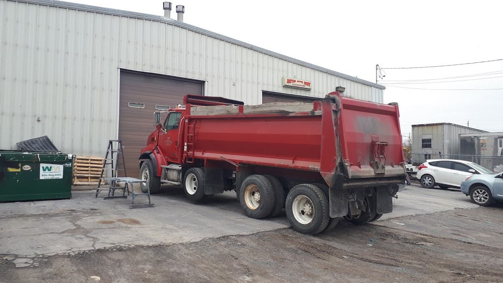 Justus Auto Body | 121 Duff St, Kingston, ON K7K 2L6, Canada | Phone: (613) 548-9449