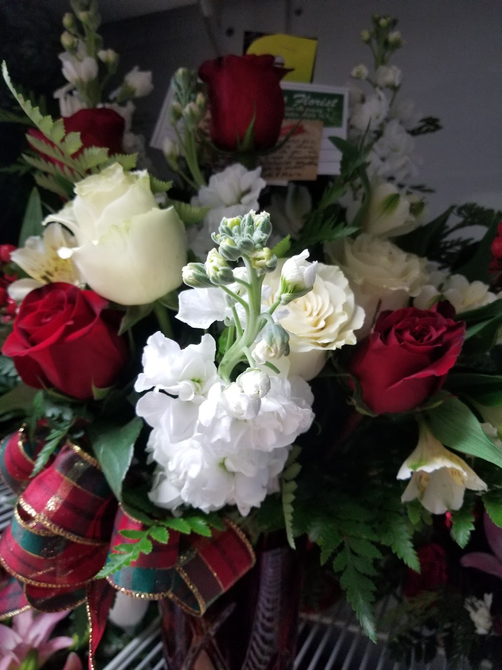 Edelweiss Florist | 1110 Henderson Hwy #2, Winnipeg, MB R2G 1L1, Canada | Phone: (204) 339-5515