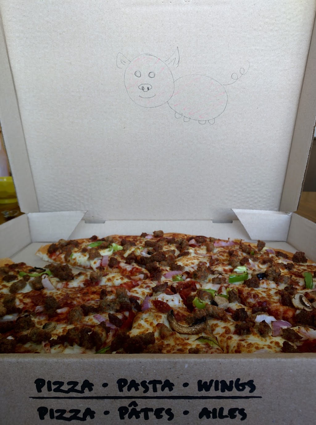 Pizza Hut | 610 King St W, Hamilton, ON L8P 1C2, Canada | Phone: (905) 546-0303