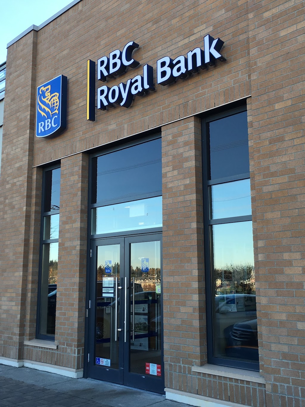 RBC Royal Bank | 15795 Croydon Dr #115, Surrey, BC V3S 2L6, Canada | Phone: (604) 541-4461