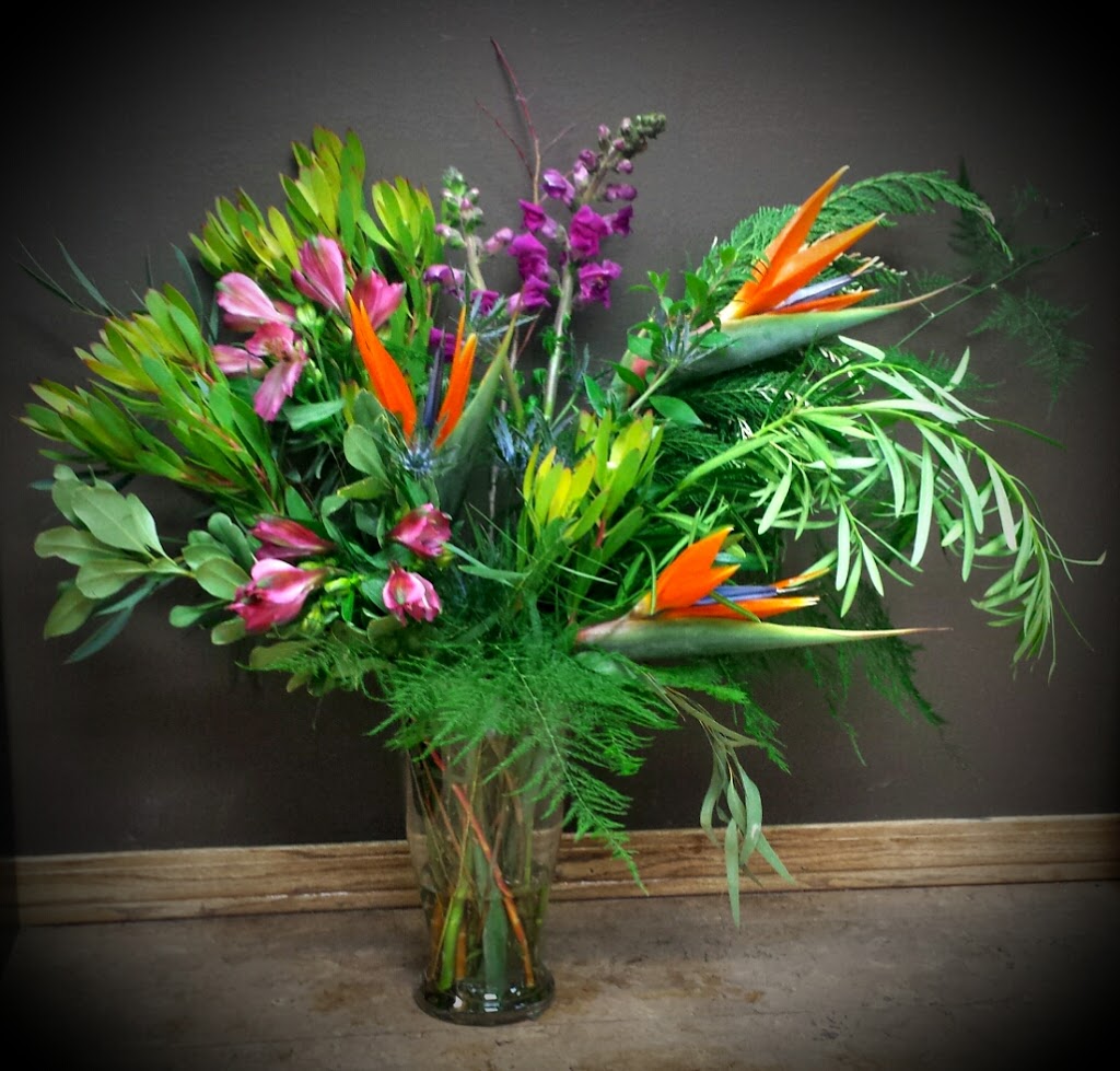 Lumsden Florist etc. | box 1142; 345 James Street North, Lumsden, SK S0G 3C0, Canada | Phone: (306) 731-2424