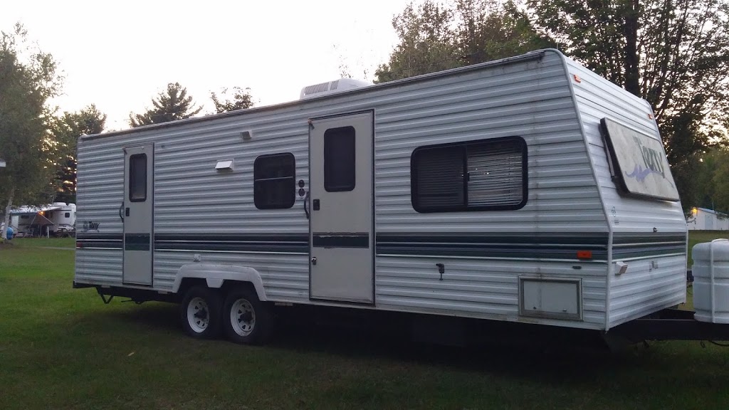 Camping Domaine Du Repos | 1400 Rue du Repos, Drummondville, QC J2B 8T4, Canada | Phone: (819) 478-1758