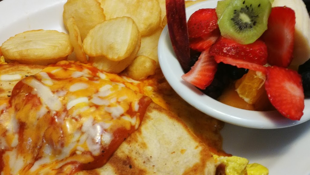 Town & Country Restaurant | 683 Eramosa Rd, Guelph, ON N1E 5Z8, Canada | Phone: (519) 823-5041