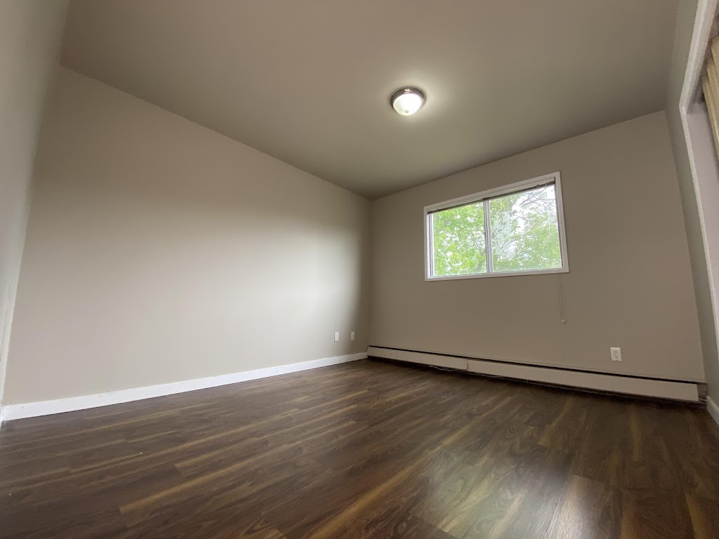 Murray Apartments | 11906 104 St NW, Edmonton, AB T5G 2L3, Canada | Phone: (780) 242-8740