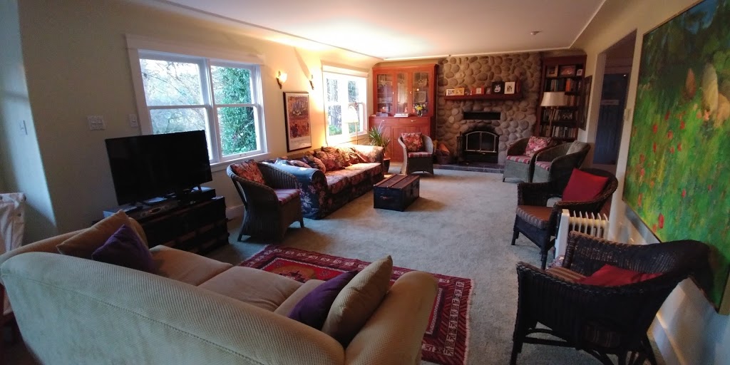 The Lodge at the Old Dorm | 460 Melmore Rd, Bowen Island, BC V0N 1G1, Canada | Phone: (604) 947-0947