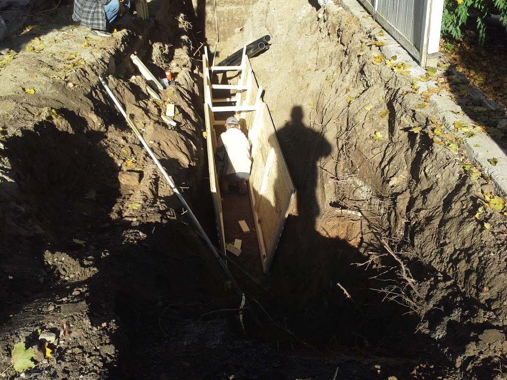 Amurcat Backhoe Service | 7917 ON-7, Guelph, ON N1H 6H8, Canada | Phone: (519) 835-4251