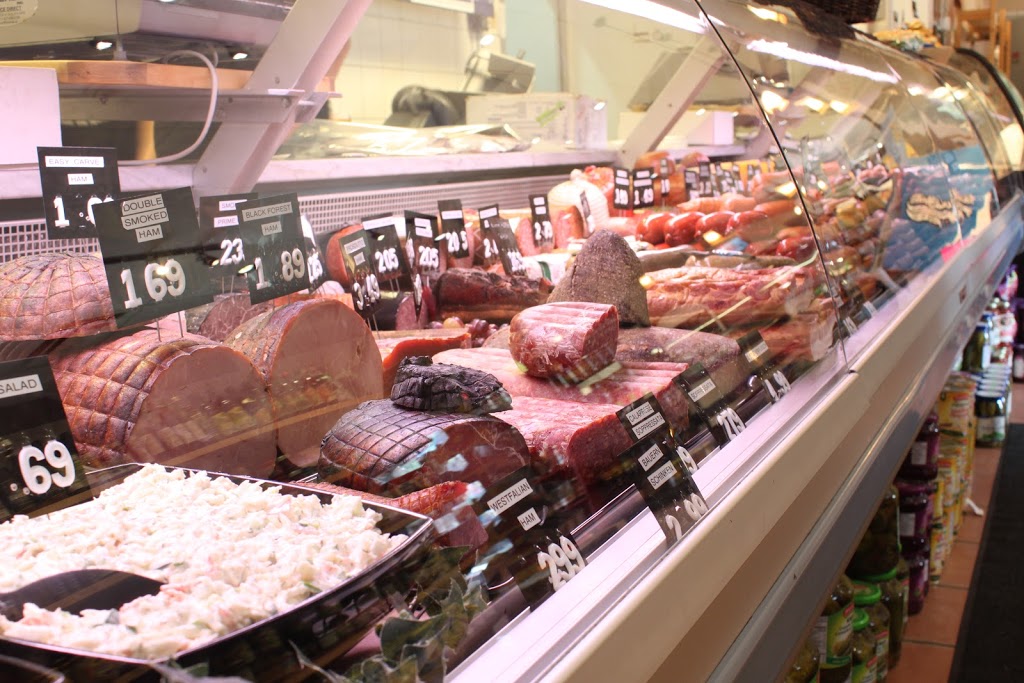 Helmuts Sausage Kitchen | 2103 48 Ave, Vernon, BC V1T 3P9, Canada | Phone: (250) 260-3281