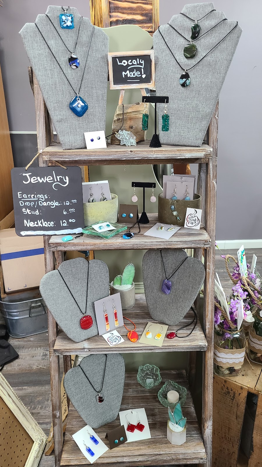 The Willow Tree Gifts | 2477A B Line Rd, Pembroke, ON K8A 0H1, Canada | Phone: (613) 585-1163