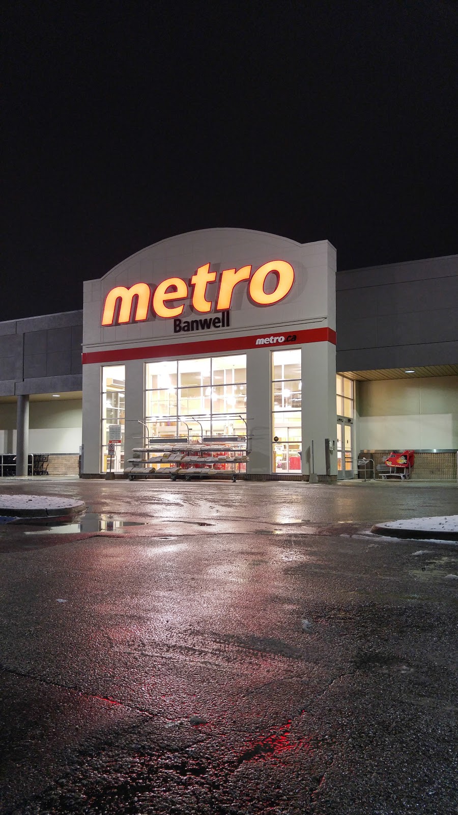 Metro | 11729 Tecumseh Rd E, Windsor, ON N8N 1L8, Canada | Phone: (519) 979-9366