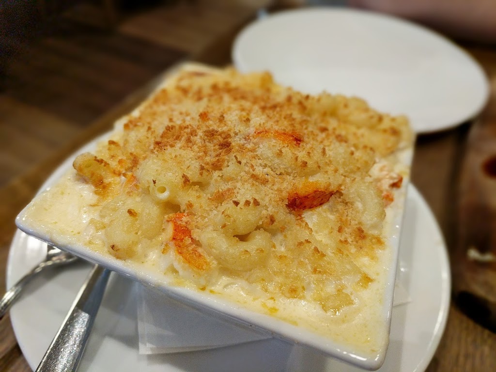 Life Bar Grill View | 3380 Grant McConachie Way, Richmond, BC V7B 0A5, Canada