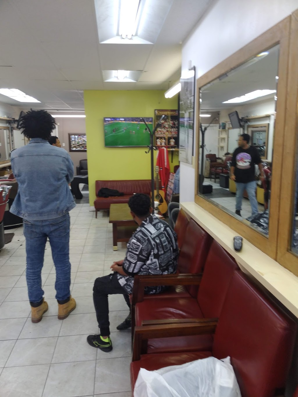 Shashemene Barbershop & salon | 1395 Danforth Ave, Toronto, ON M4J 1N2, Canada | Phone: (416) 871-6720
