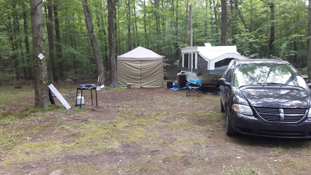 Camping du Lac Sandysun | 1935 Chemin Grimshaw, Hinchinbrooke, QC J0S 1E0, Canada | Phone: (450) 827-1082
