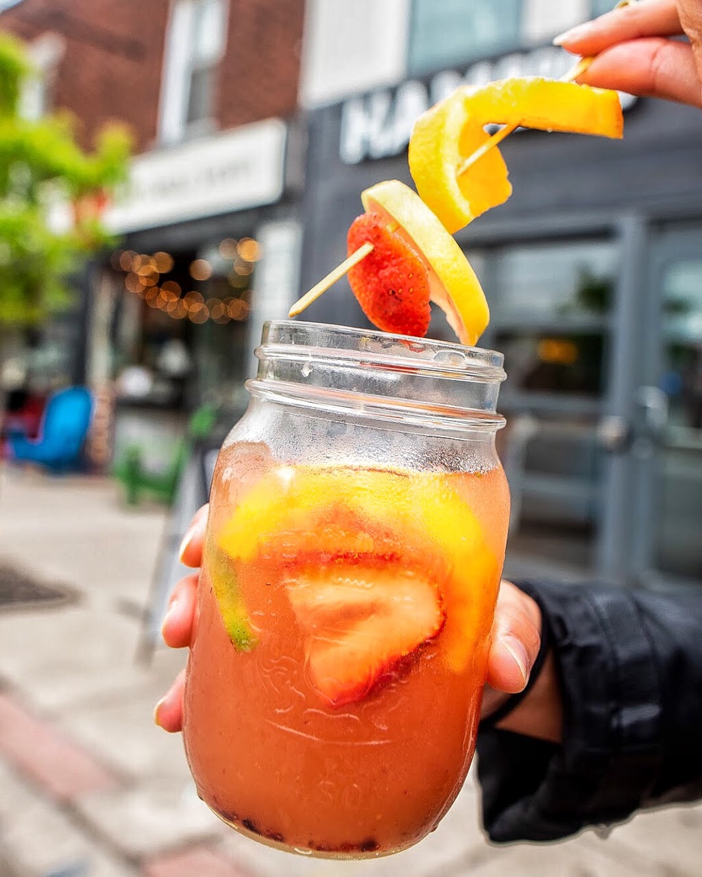 HAMBRGR Crown Point | 207 Ottawa St N, Hamilton, ON L8H 3Z4, Canada | Phone: (905) 312-1313