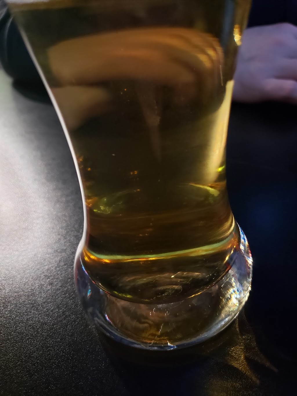 Le Port-Royal Lounge | 1004 Boulevard de Port Royal, Bécancour, QC G9H 1X6, Canada | Phone: (819) 233-2211