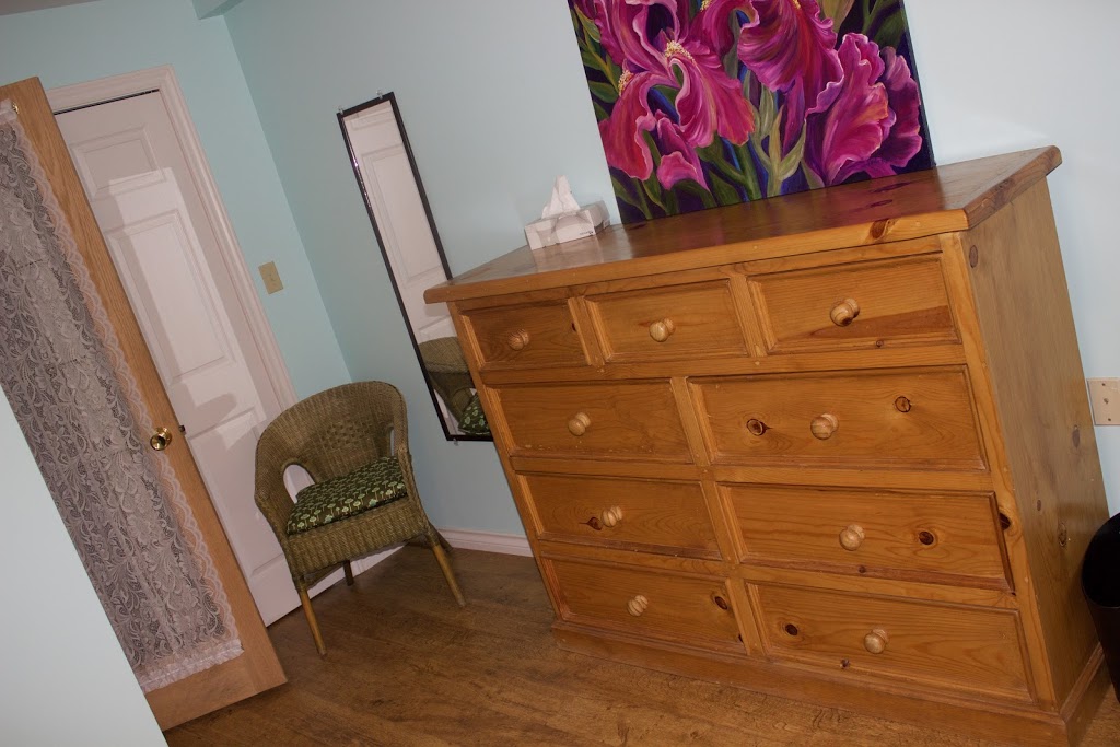 B&B @ Salt Spring Apple Company | 529 Fulford-Ganges Rd, Salt Spring Island, BC V8K 2K1, Canada | Phone: (250) 537-4935