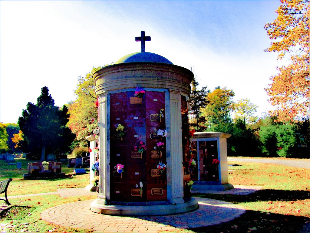 St Marys Catholic Cemetery | 208 Sunnidale Road, Barrie, ON L4M 5R4, Canada | Phone: (705) 726-3931