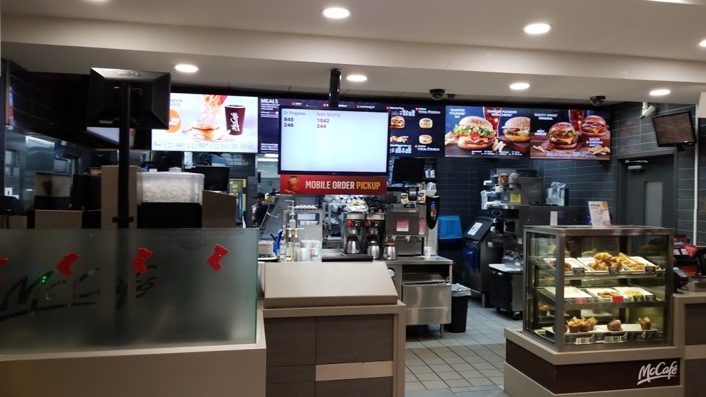 McDonalds | 1256 Eglinton Ave W, Mississauga, ON L5M 2B5, Canada | Phone: (905) 819-0550
