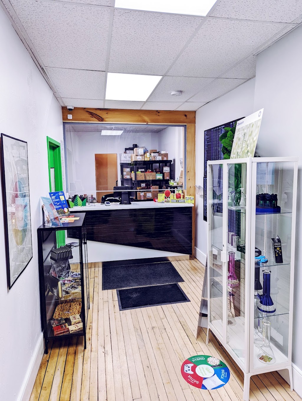 CANNABIS XPRESS | 8 Main St W, Beeton, ON L0G 1A0, Canada | Phone: (647) 547-2890