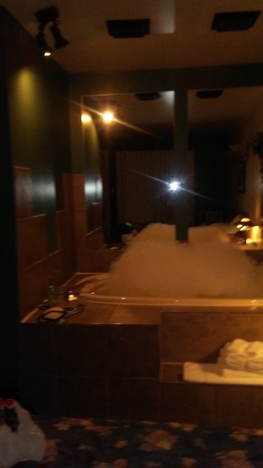 Bar Mercure Vegas | 1995 Bd Mercure, Drummondville, QC J2B 3P3, Canada | Phone: (819) 475-1982