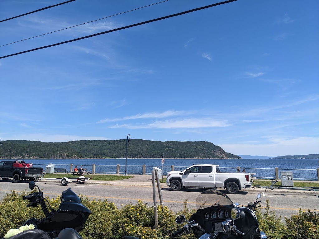 Cantine Boivin | 1113 Rue Victoria, La Baie, QC G7B 3N2, Canada | Phone: (418) 544-8488