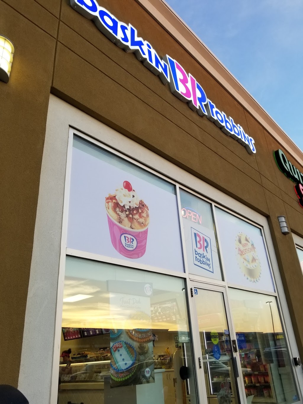 Baskin Robbins | 1985 Hyde Park Rd, London, ON N6H 0A3, Canada | Phone: (519) 657-5541