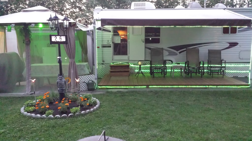 Camping Park Central | 29 Chemin des Domaines, Saint-Félix-de-Kingsey, QC J0B 2T0, Canada | Phone: (819) 848-2564