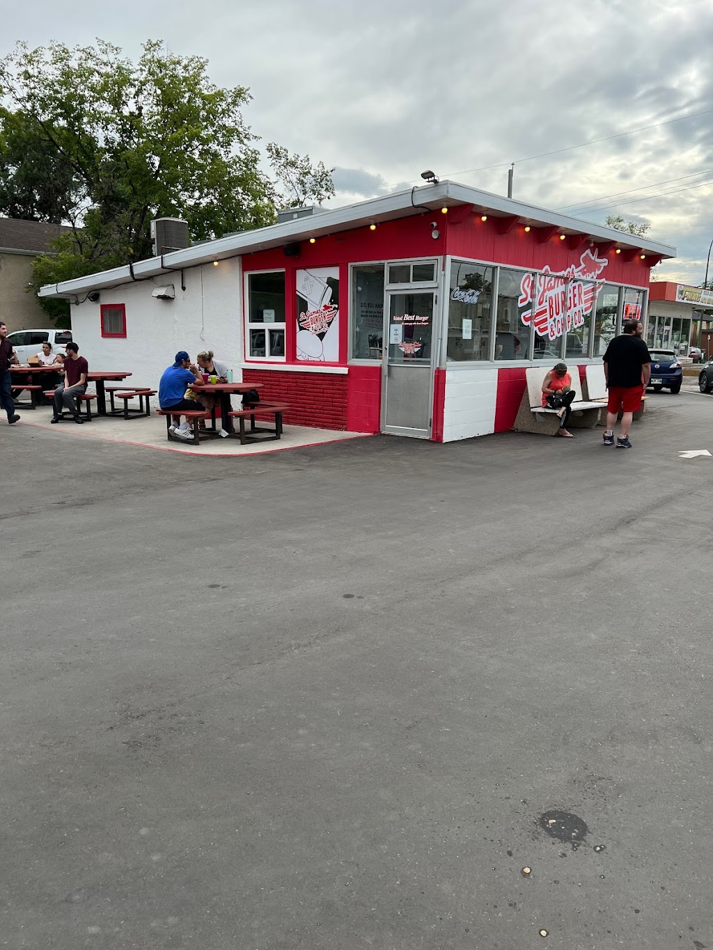 St. James Burger & Chip Co. | 1866 Ness Ave, Winnipeg, MB R3J 0Y6, Canada | Phone: (204) 414-5599