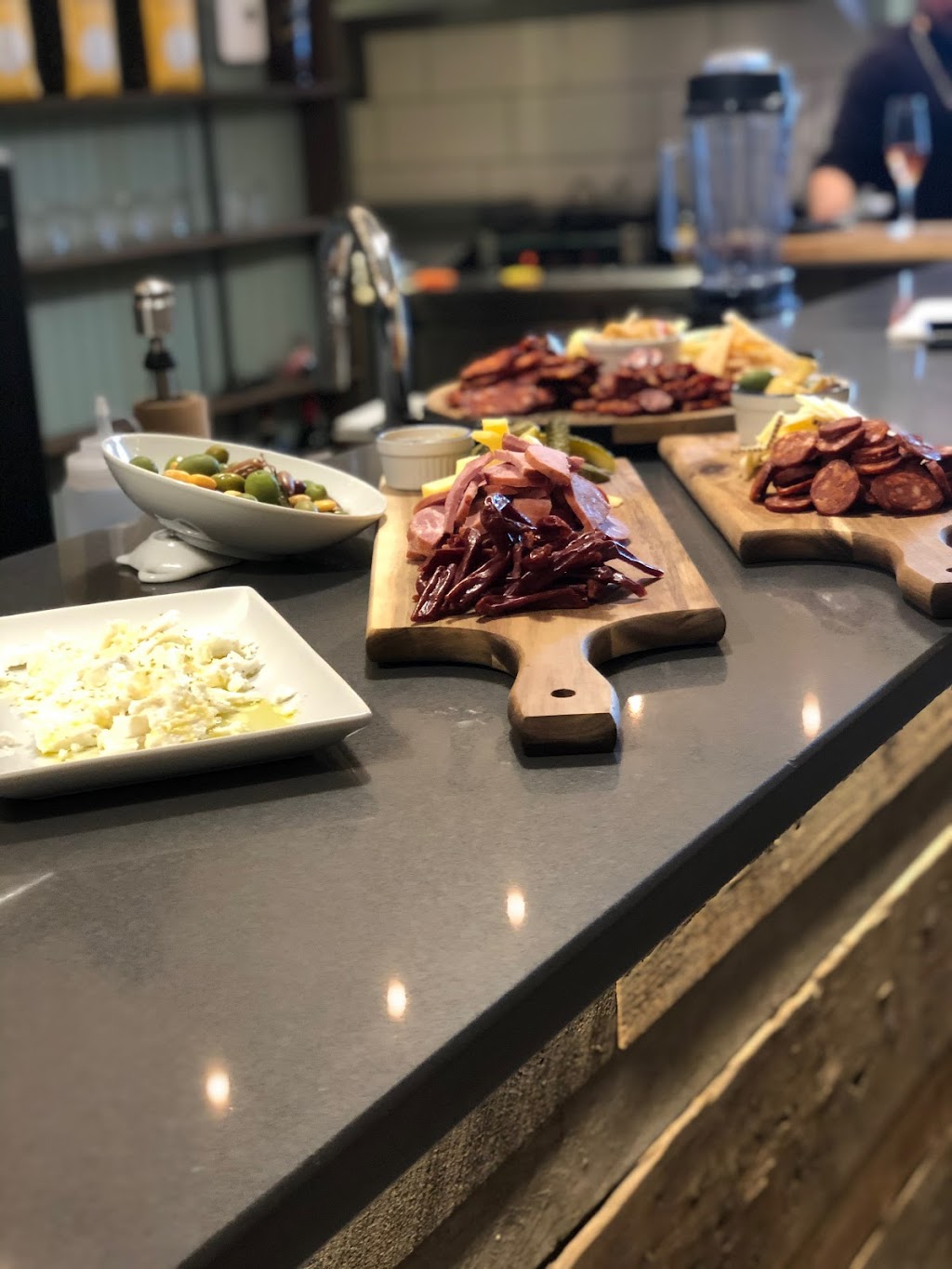 Ôra Cafe & Cocktail | 535 Chem. du Bord-du-Lac-Lakeshore, Dorval, QC H9S 2B1, Canada | Phone: (514) 397-0204