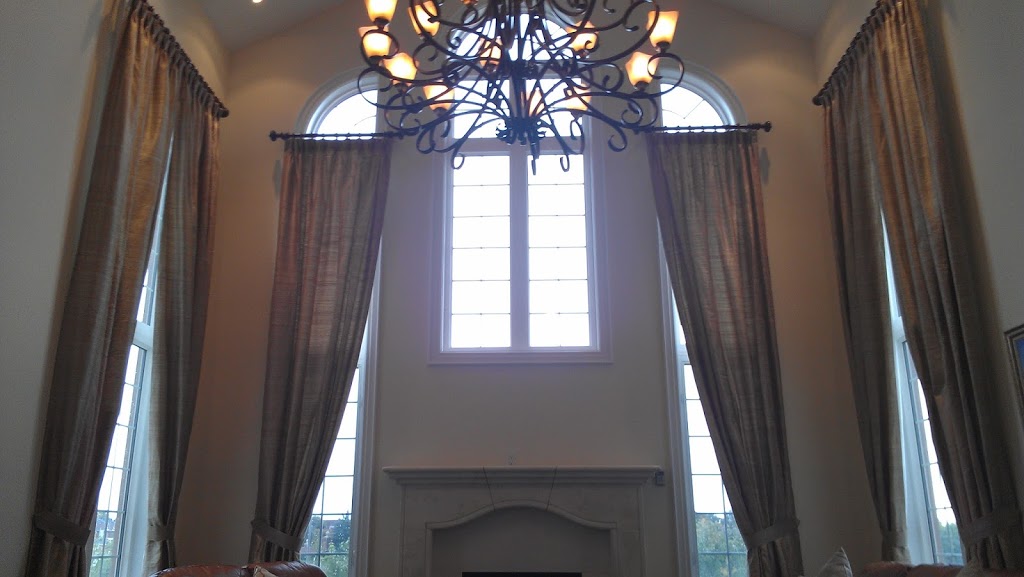 Mayfair Drapery & Rug Co (Toronto) Ltd | 4699 Keele St Unit 9, North York, ON M3J 2N8, Canada | Phone: (416) 661-2131