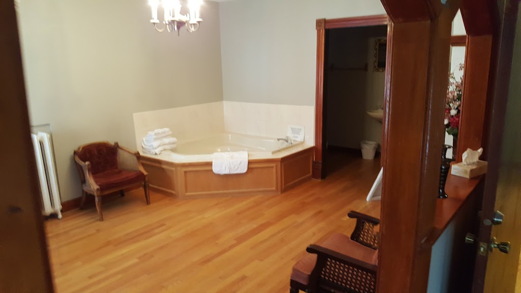 Banbury House Inn Ltd | 104 Front St, Wolseley, SK S0G 5H0, Canada | Phone: (306) 698-2333