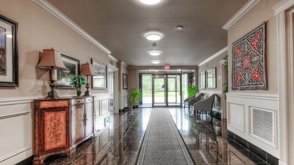 Richmond Hill Apartments | 1985 Richmond St, London, ON N5X 0A6, Canada | Phone: (833) 855-0476