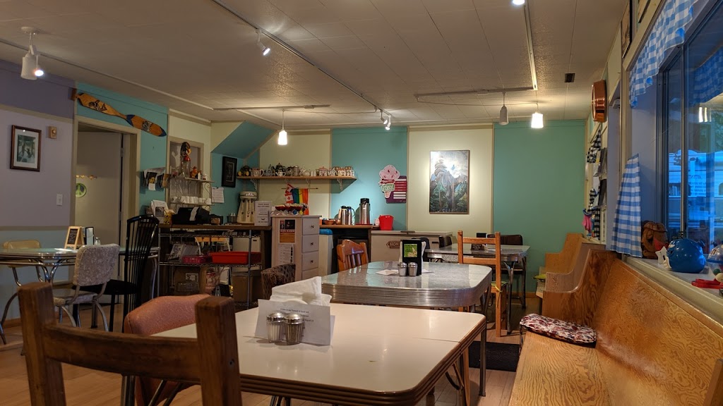 Mary Mary Café | Marble Bay Rd, Van Anda, BC V0N 3K0, Canada | Phone: (604) 486-7080