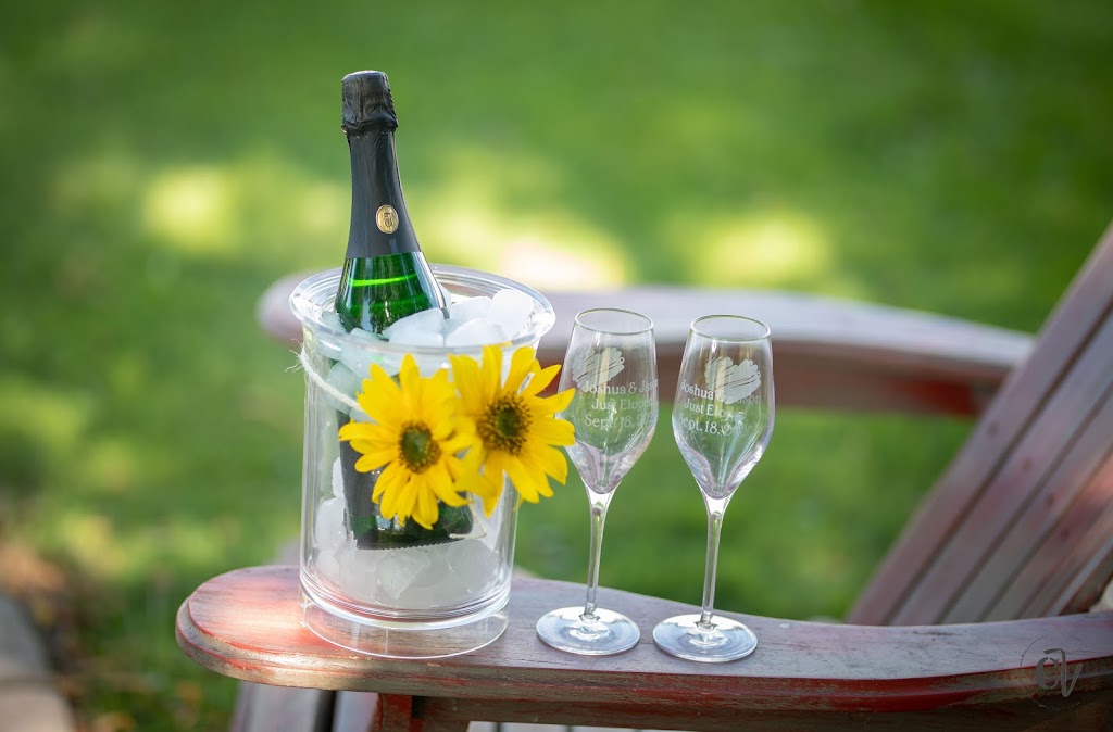 Country Vegas Elopements | 518 Alberton Rd, Alberton, ON L0R 1A0, Canada | Phone: (905) 975-7464