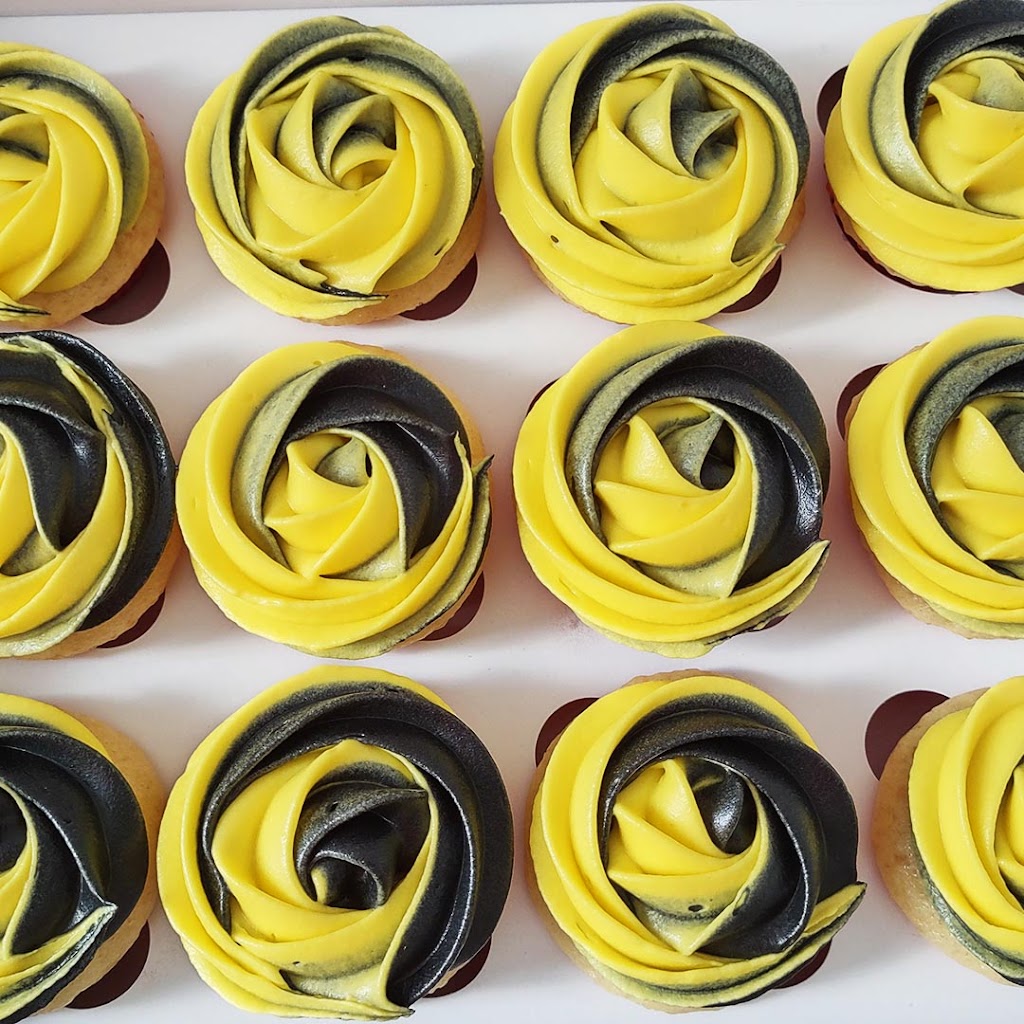 The Sweetest Things Bakery | 1183 Hill St, Innisfil, ON L9S 1Y1, Canada | Phone: (705) 321-7232