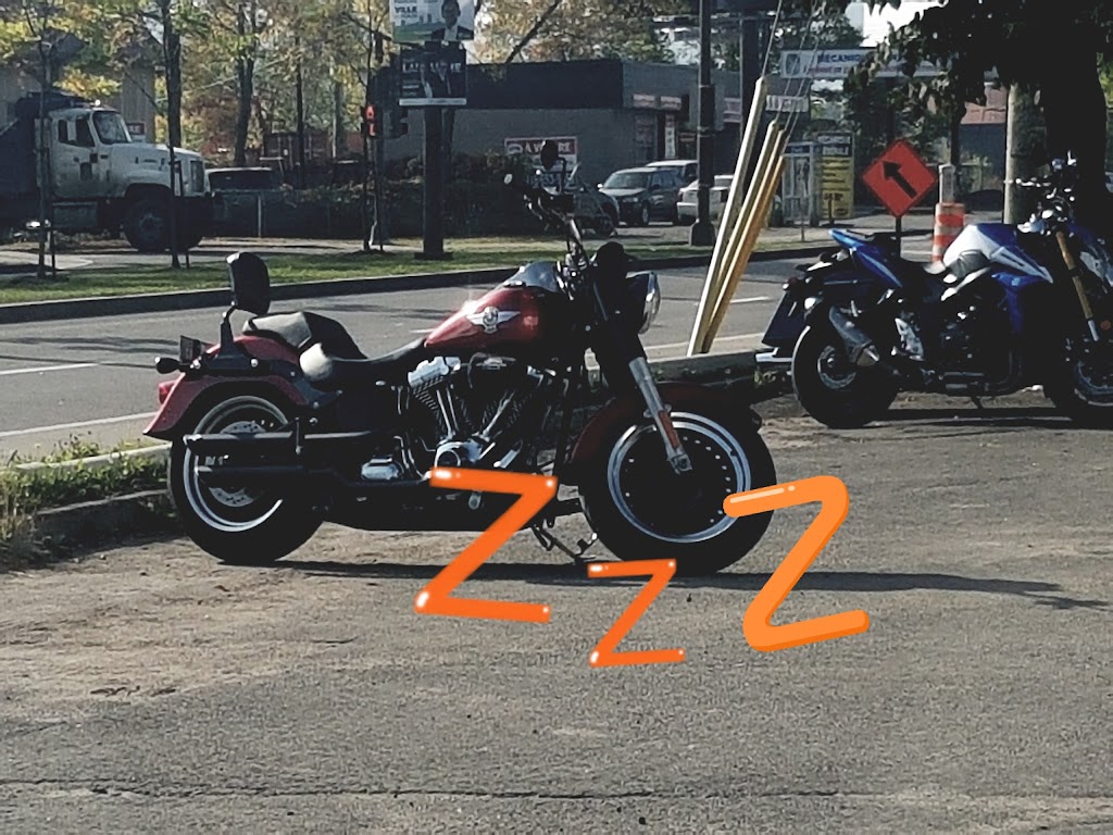 Motorcycle Gaetan (used Harley-Davidson) | 2350 Bd Sainte-Anne, Québec, QC G1J 1Y3, Canada | Phone: (418) 648-0621