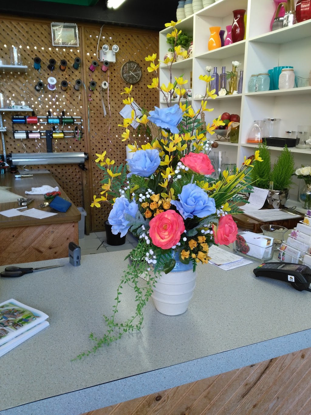 Dorval Florist | 251 Av. Dorval, Dorval, QC H9S 3H5, Canada | Phone: (514) 636-1644