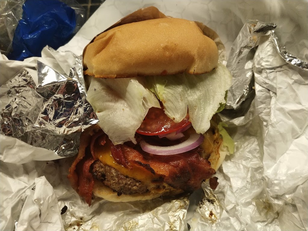 The Bigfoot Bistro | 6875 Drummond Rd, Niagara Falls, ON L2G 4P5, Canada | Phone: (905) 354-6885