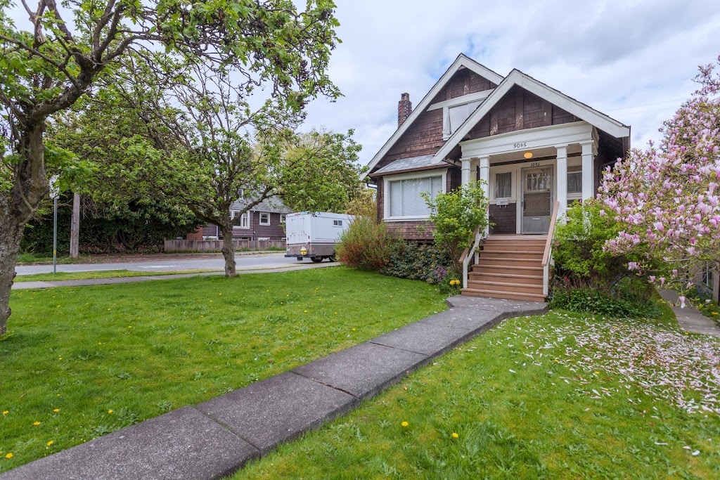 Thu Pham PREC*, Real Estate Advisor | 3195 Oak St, Vancouver, BC V6H 2L2, Canada | Phone: (604) 773-5770