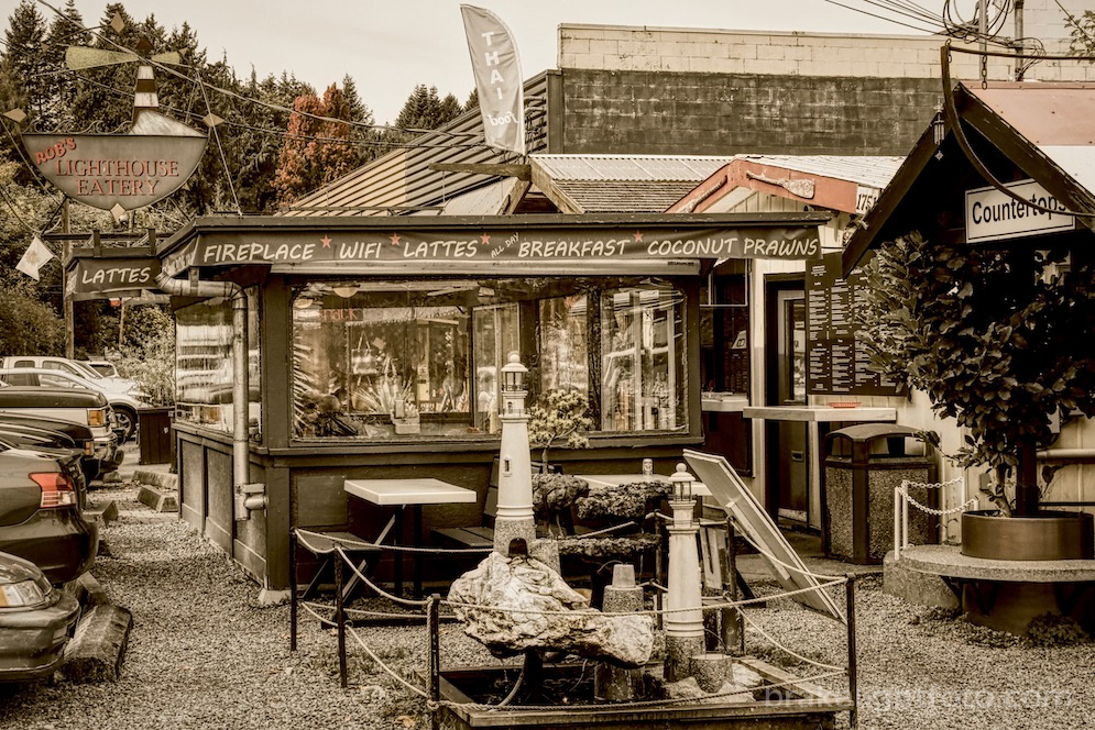 Robs Lighthouse Eatery | 1751 Cowichan Bay Rd, Cowichan Bay, BC V0R 1N1, Canada | Phone: (250) 597-2006